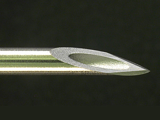 Semi-lancet point shape: Indwelling needle